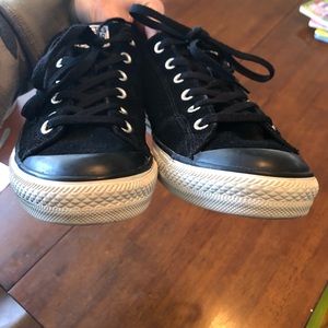 10M BLACK CONVERSE SHOES